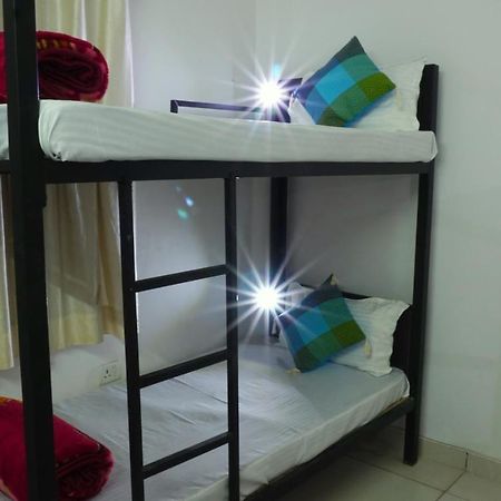 Zostel Agra Pansiyon Agra  Dış mekan fotoğraf