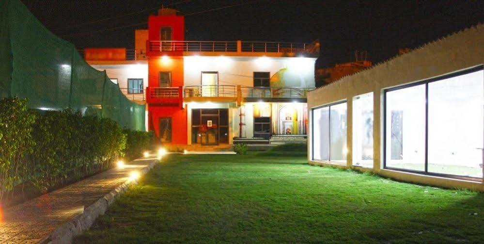 Zostel Agra Pansiyon Agra  Dış mekan fotoğraf