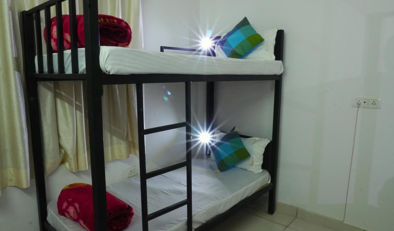 Zostel Agra Pansiyon Agra  Dış mekan fotoğraf