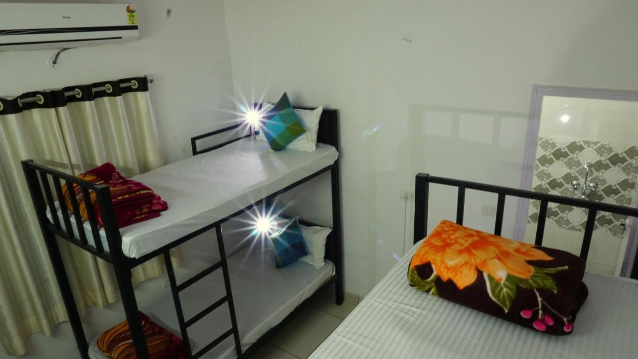 Zostel Agra Pansiyon Agra  Dış mekan fotoğraf